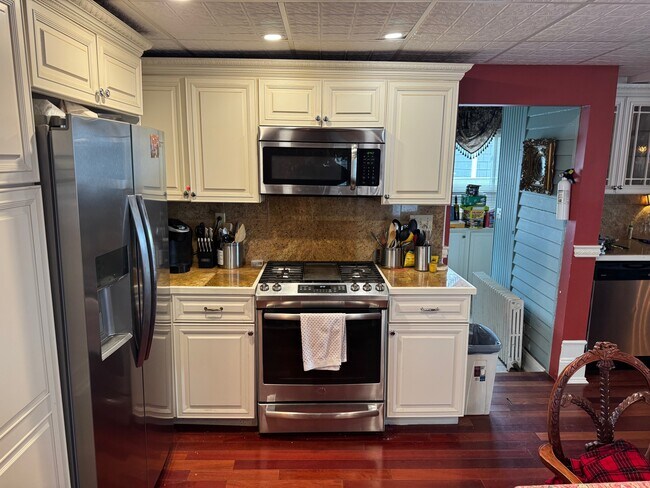 Building Photo - 3 Crescent Bluff Ave