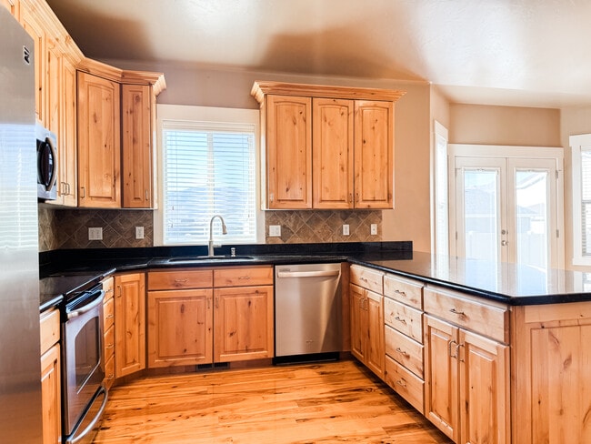 Building Photo - 1022 S 1050 E