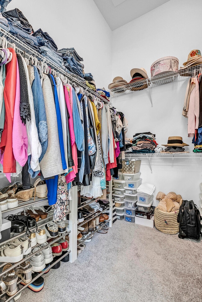 Building Photo - 5320 St Armands Way