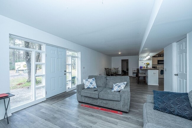 Building Photo - Condo