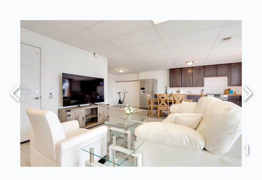 Building Photo - 410 S 36th Ave