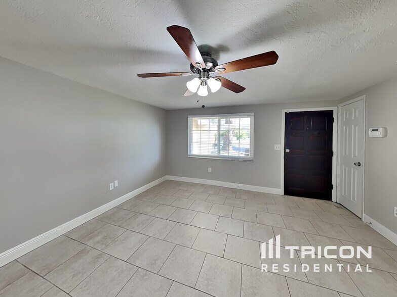 Building Photo - 5058 Silk Oak Dr