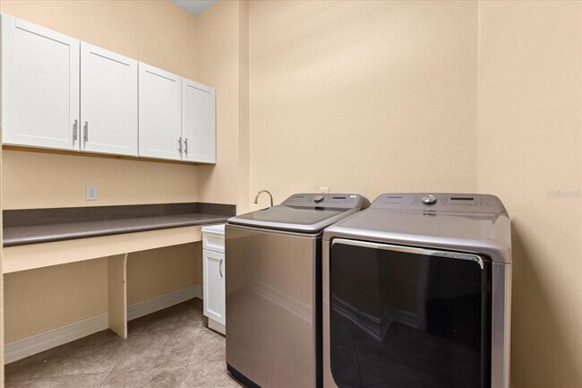 Building Photo - 7231 Sangalla Dr