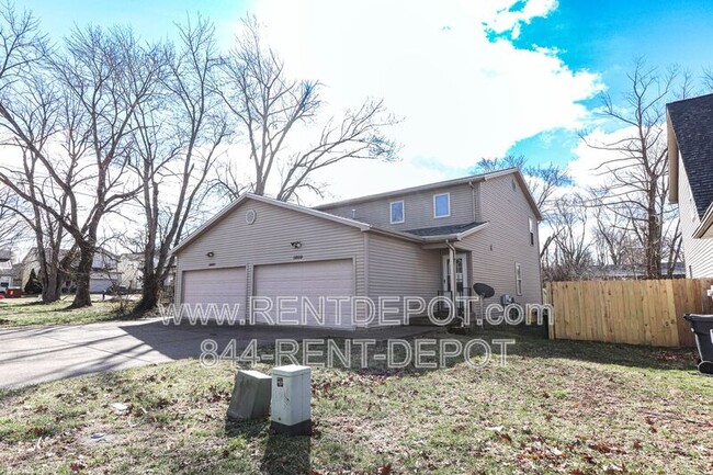 Building Photo - 8001-8005 Alexandra Ln, Newburgh, IN, 4763...