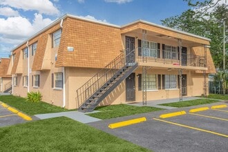 Building Photo - Uptown Villas 68
