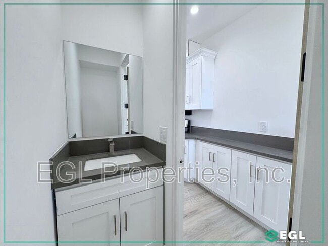 Building Photo - 15314 Grevillea Ave