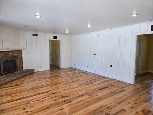 Building Photo - Large home near SDSU available immediately.