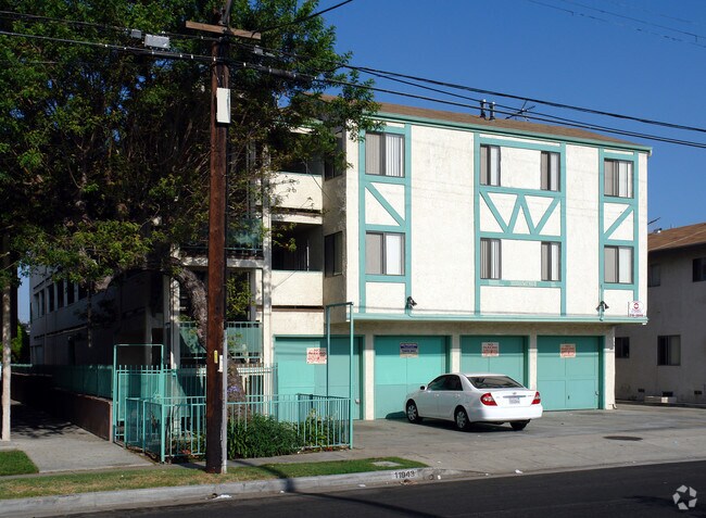 Building Photo - 11943 Grevillea Ave