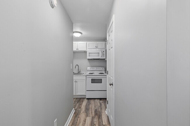 Building Photo - 109 Rodeo Ln
