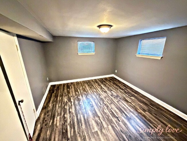 Building Photo - 4526 Albion Rd