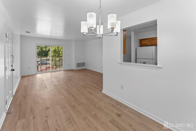 Building Photo - 1025 Dogwood Ct