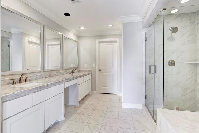 Building Photo - 13615 Teal Bluff Ln