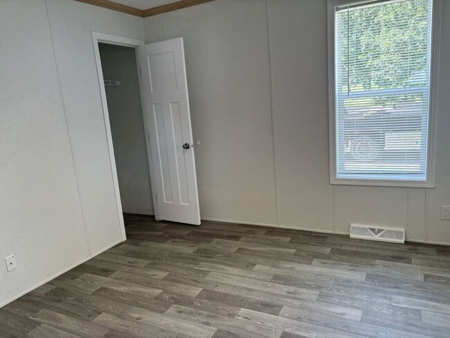 Building Photo - 119 Cimarron