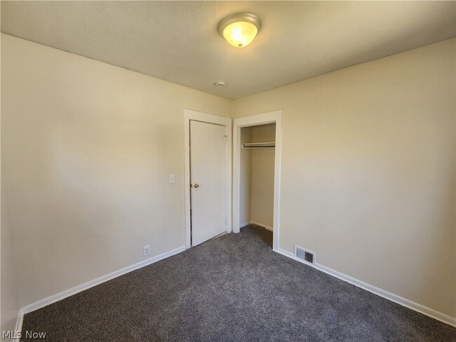 Building Photo - 2063 W 104th St