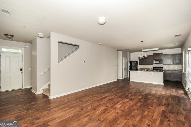 Building Photo - 2944 S Hills