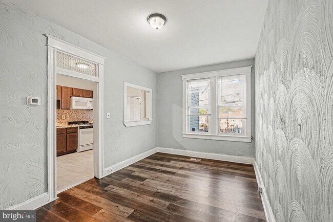 Building Photo - 409 Edgewood St