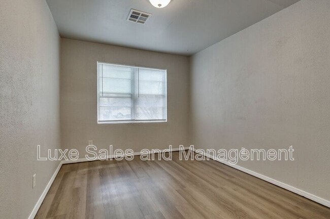 Building Photo - 1005 SW 63rd St