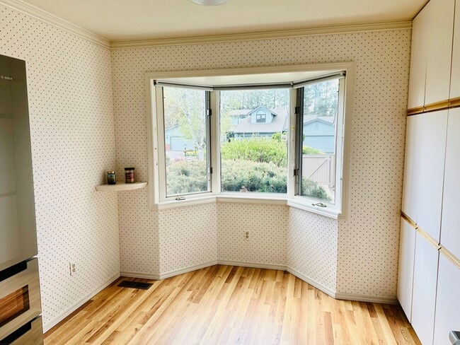 Building Photo - Stunning Kalispell Golf Course Home