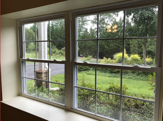 Building Photo - 99 Woodside S Ln