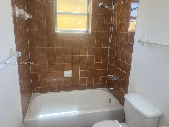 Building Photo - 590 NW 114th Ave