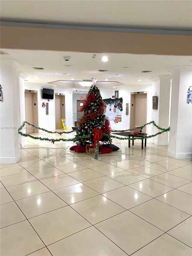 Building Photo - 1200 NE Miami Gardens Dr