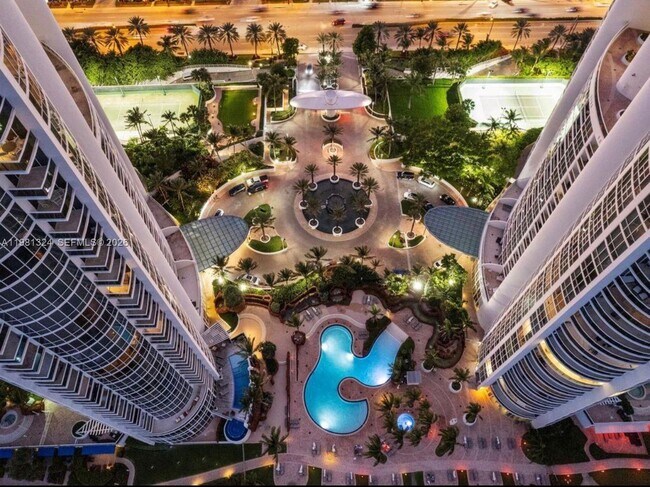 Building Photo - 18101 Collins Ave