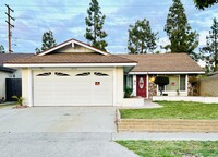 Building Photo - Charming Cul-de-Sac Home for Lease in Cerr...