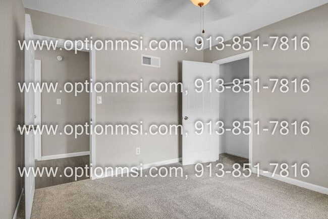 Building Photo - **Spacious 2-Bedroom Duplex in a Cul-de-Sac!**