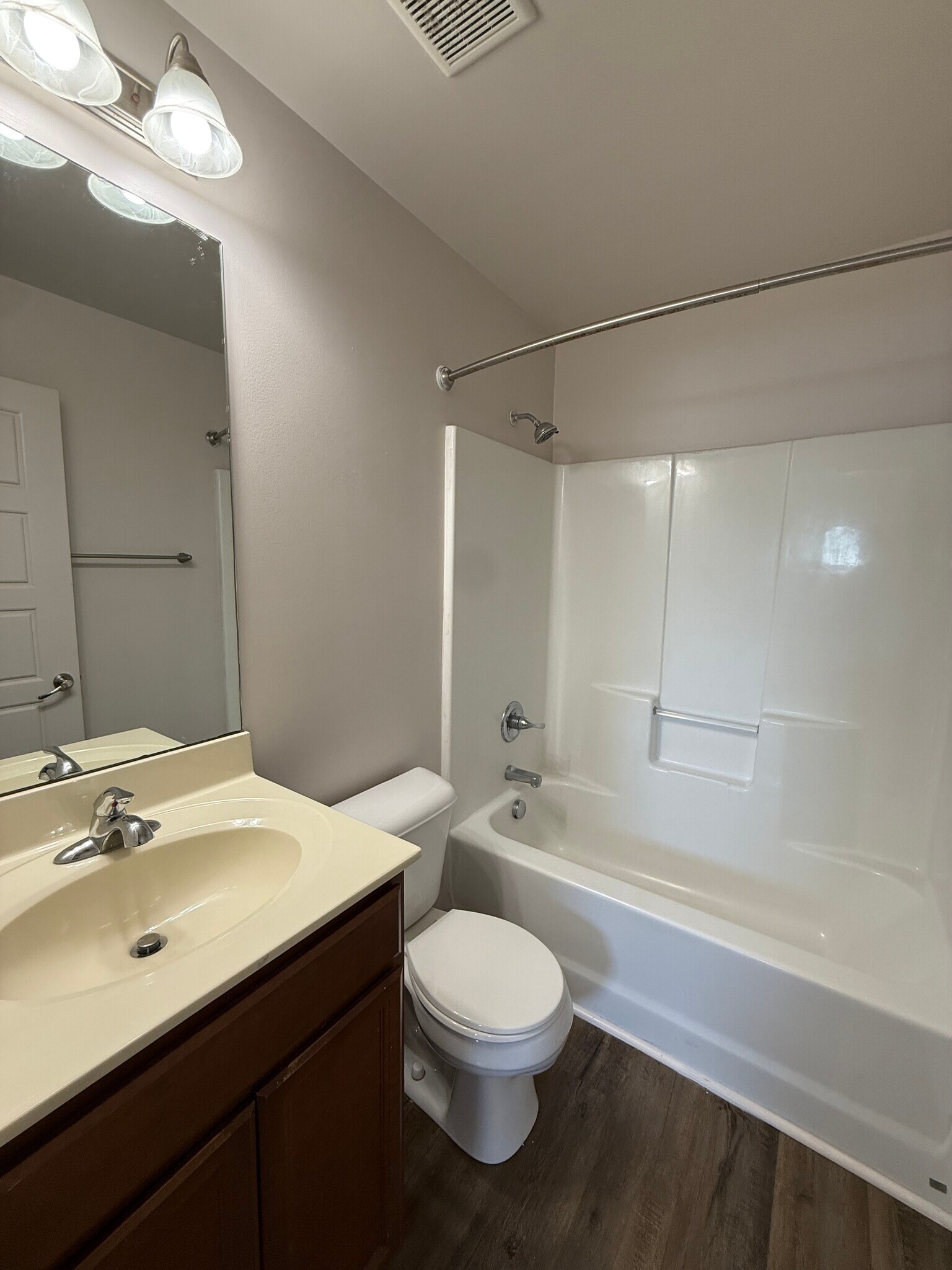 Hall Bath - 256 Old Woolen Mill Ln