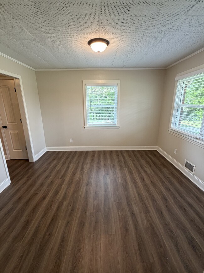 Building Photo - 2506 Dana Dr