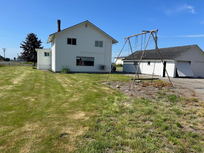 Building Photo - Fully Remodeled Five Bedroom House for Rent!