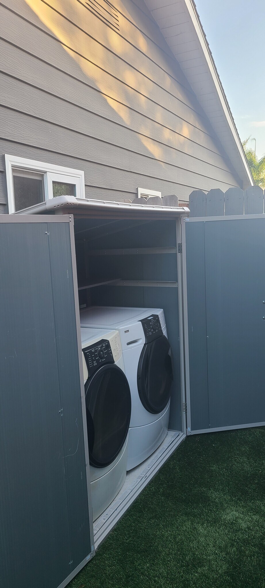 Washer-Dryer Shed - 909 Begonia St