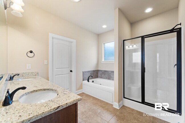 Building Photo - 782 Serpentine Dr
