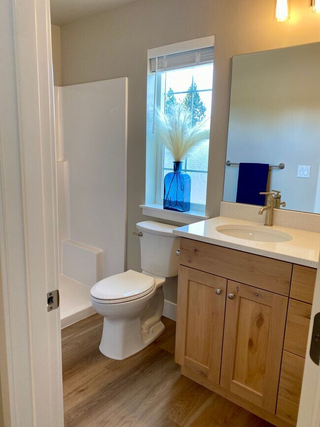 Building Photo - 63286 NW Ski Ln