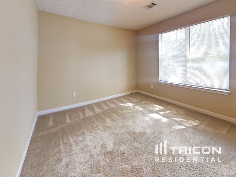 Building Photo - 1040 Kirtley Way SE