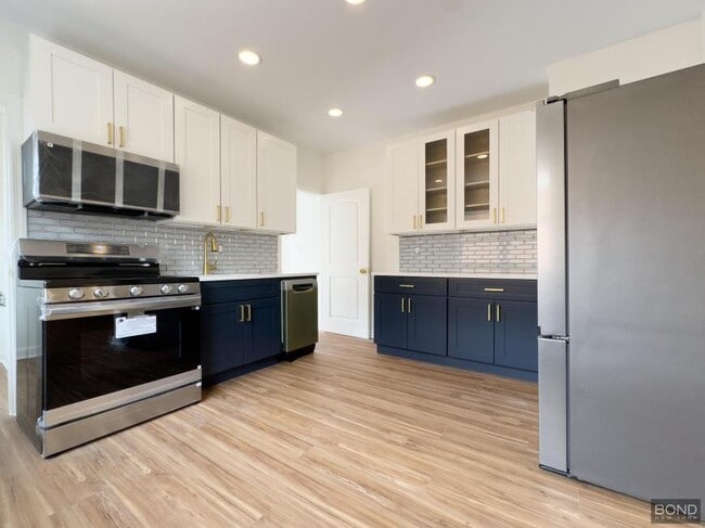 Building Photo - 3 bedroom in Brooklyn NY 11214