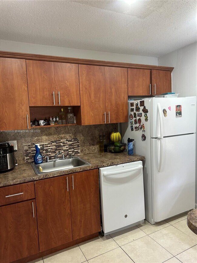 Building Photo - 10511 SW 108th Ave
