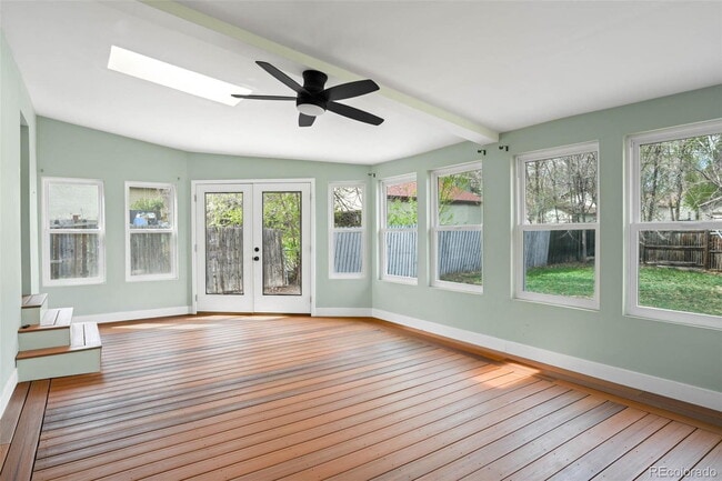 Building Photo - "Charming 3-Bedroom Home with 2 Full Baths in Prime Lakewood Location!"