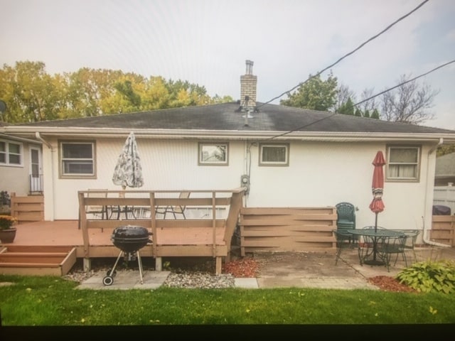 shared back yard - 1113 9th Ave S