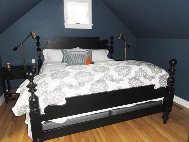 Building Photo - 75 Mill Hill Ln