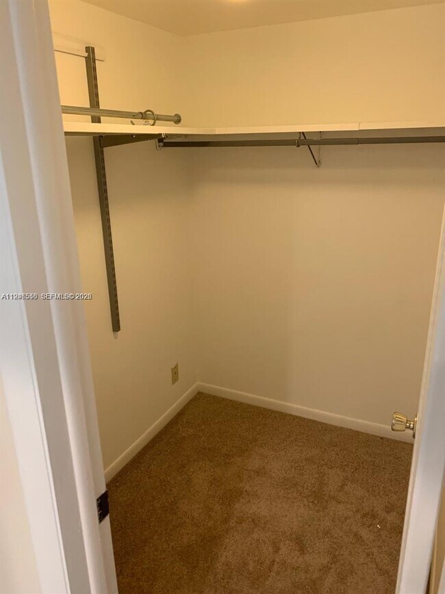 Building Photo - 632 NW 13th St