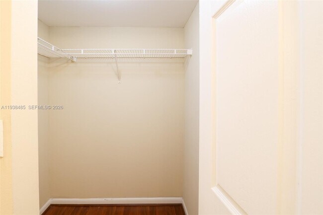 Building Photo - 520 SE 5 Ave