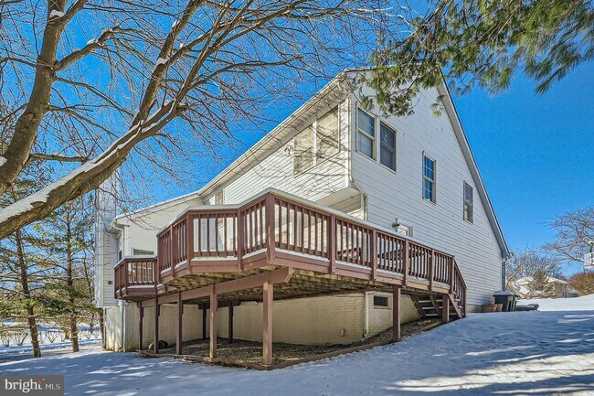 Building Photo - 8 Sapphire Hill Ct