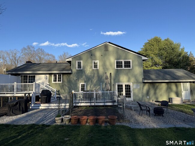 Building Photo - 15 Brookfield Dr