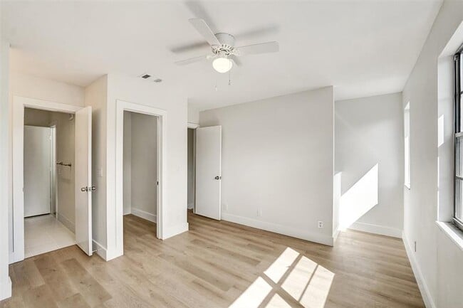 Building Photo - 35 SW 3rd St