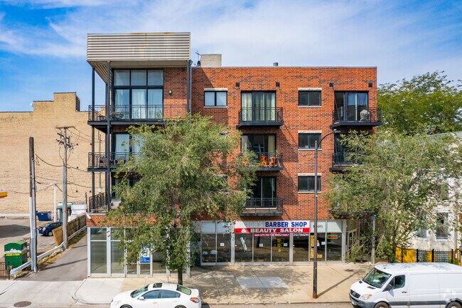 Building Photo - 1616 N Western Ave