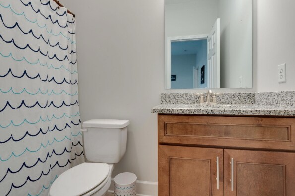 Building Photo - 2043 Pinecrest Dr