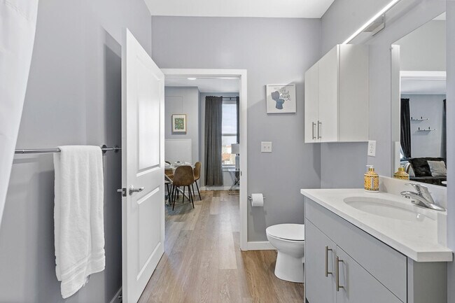 Building Photo - 95 Broadway