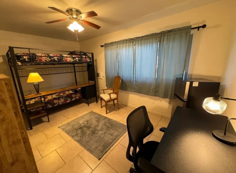 Building Photo - 0 E Newlove Dr