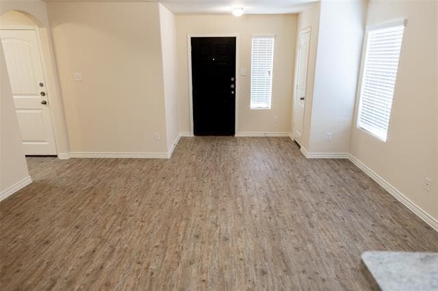 Building Photo - 1701 Swallow Dr